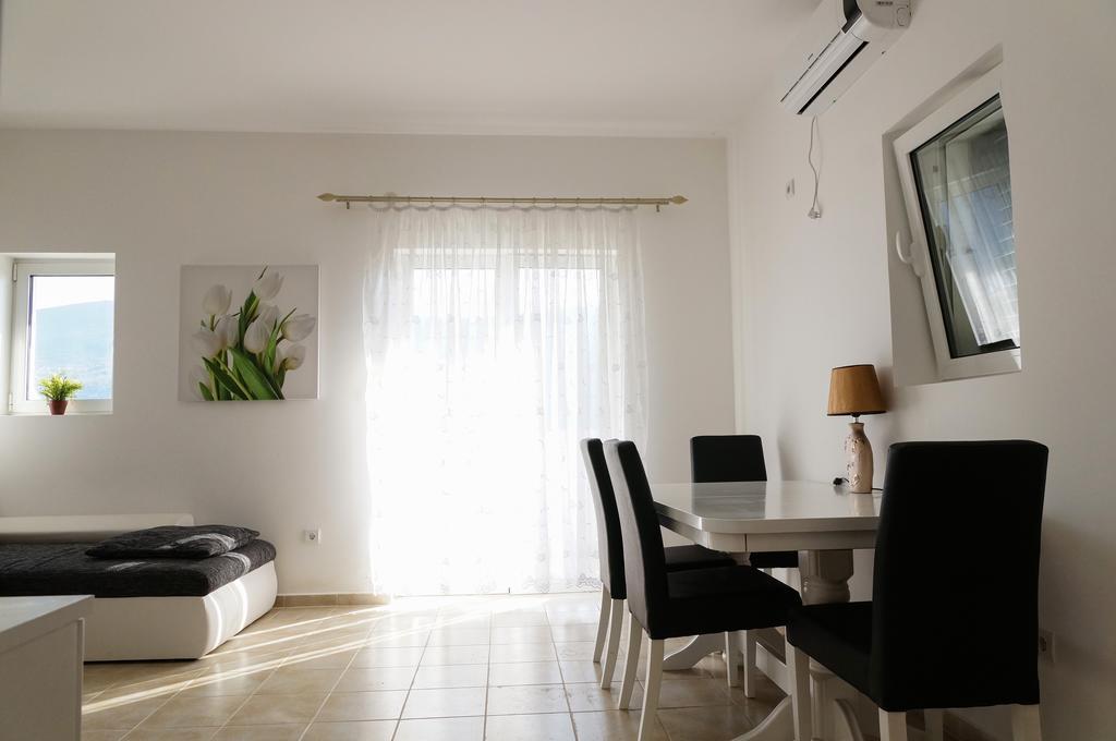 Apartment Begonia Of Kumbor Херцег-Нови Экстерьер фото